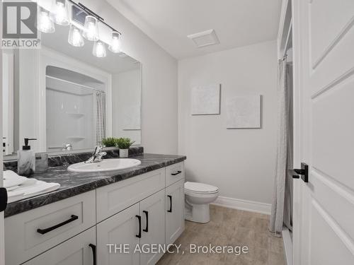 33 Austin Drive, Welland, ON - Indoor Photo Showing Bathroom