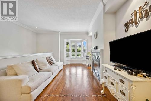 6 - 36 Mendota Road, Toronto (Stonegate-Queensway), ON - Indoor Photo Showing Living Room