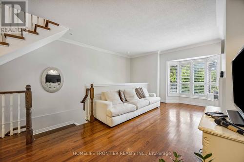 6 - 36 Mendota Road, Toronto (Stonegate-Queensway), ON - Indoor Photo Showing Living Room