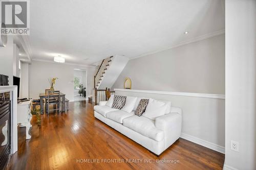 6 - 36 Mendota Road, Toronto (Stonegate-Queensway), ON - Indoor Photo Showing Living Room