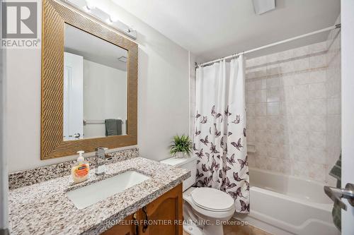 6 - 36 Mendota Road, Toronto (Stonegate-Queensway), ON - Indoor Photo Showing Bathroom