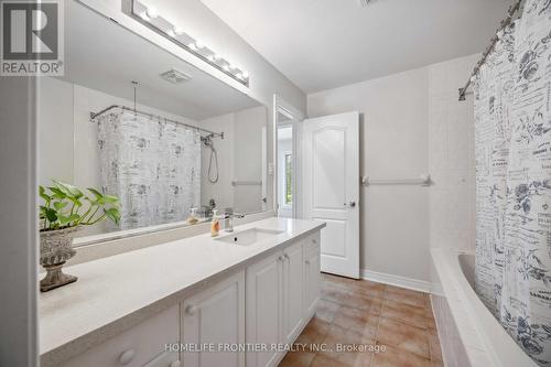 6 - 36 Mendota Road, Toronto (Stonegate-Queensway), ON - Indoor Photo Showing Bathroom