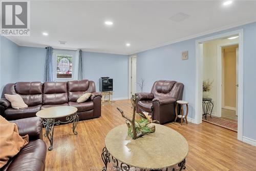 1752 Norman, Windsor, ON - Indoor Photo Showing Living Room