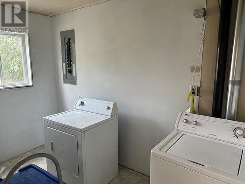 9700 10 Street, Dawson Creek, BC - Indoor Photo Showing Laundry Room