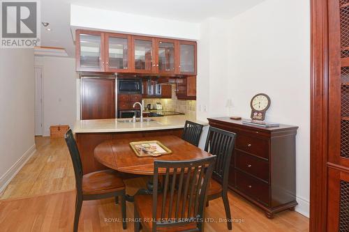 301 - 10 Bellair Street, Toronto, ON - Indoor Photo Showing Dining Room