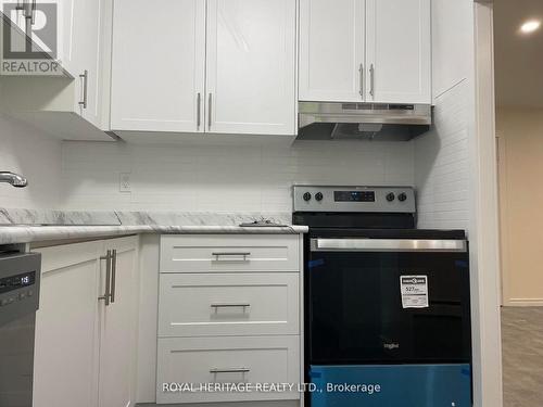 203 - 949 Simcoe Street N, Oshawa (Centennial), ON - Indoor Photo Showing Kitchen