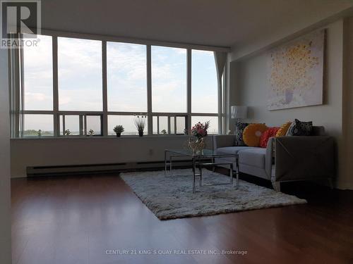 1107 - 160 Alton Towers Circle, Toronto (Milliken), ON - Indoor Photo Showing Living Room