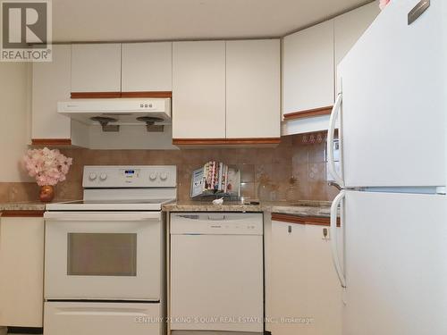 1107 - 160 Alton Towers Circle, Toronto (Milliken), ON - Indoor Photo Showing Kitchen