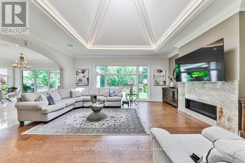 1511 Broadmoor Avenue, Mississauga (Mineola), ON - Indoor Photo Showing Living Room With Fireplace