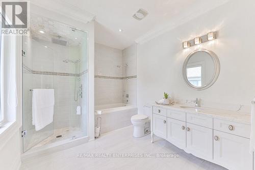 1511 Broadmoor Avenue, Mississauga, ON - Indoor Photo Showing Bathroom