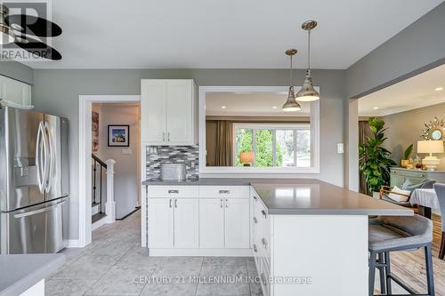 409 Scarsdale Crescent, Oakville (Bronte West), ON - Indoor Photo Showing Kitchen