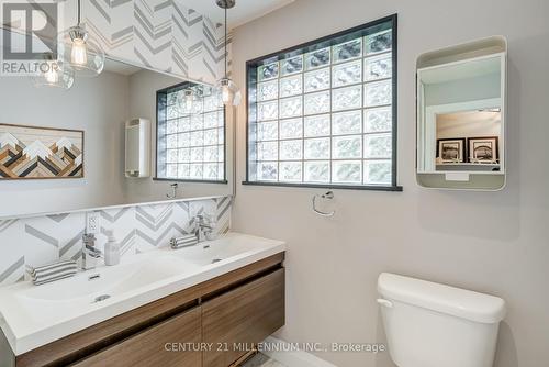 409 Scarsdale Crescent, Oakville (Bronte West), ON - Indoor Photo Showing Bathroom