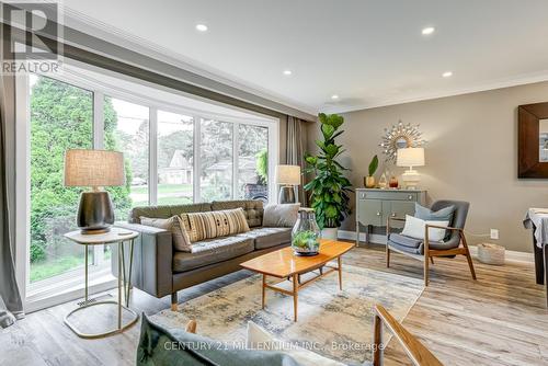 409 Scarsdale Crescent, Oakville (Bronte West), ON - Indoor Photo Showing Living Room