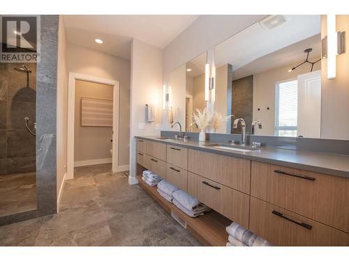 175 Predator Ridge Drive Unit# 10 Lot# 10, Vernon, BC - Indoor Photo Showing Bathroom