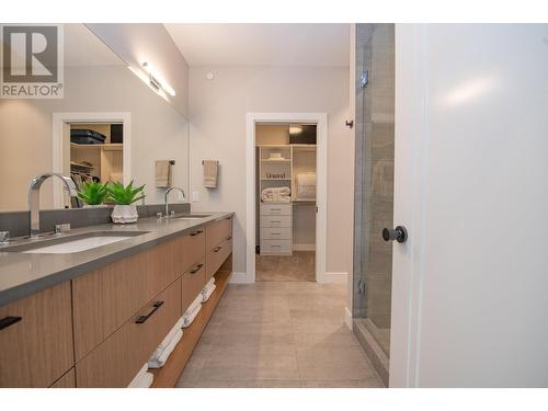 175 Predator Ridge Drive Unit# 10 Lot# 10, Vernon, BC - Indoor Photo Showing Bathroom