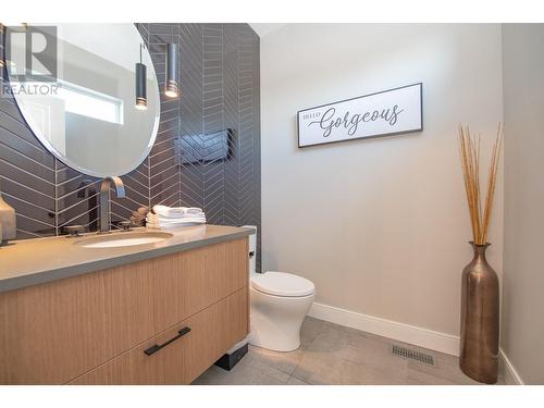 175 Predator Ridge Drive Unit# 10 Lot# 10, Vernon, BC - Indoor Photo Showing Bathroom