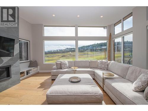 175 Predator Ridge Drive Unit# 10 Lot# 10, Vernon, BC - Indoor Photo Showing Living Room With Fireplace