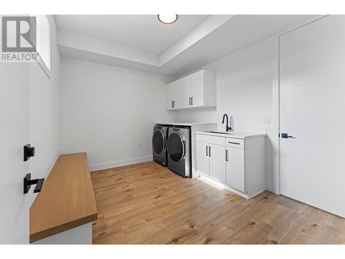 2871 Copper Ridge Drive, West Kelowna, BC - Indoor Photo Showing Laundry Room