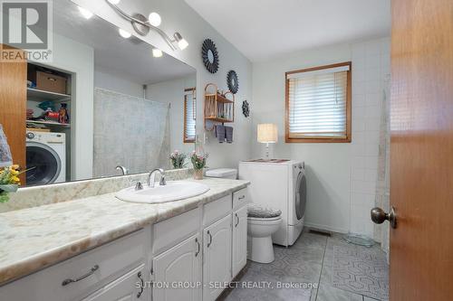 Upper level bathroom + laundry - 1707 Hansuld Street, London, ON - Indoor Photo Showing Bathroom