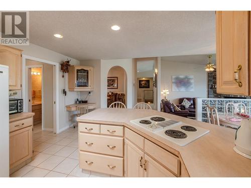 8728 Milne Road, Summerland, BC - Indoor Photo Showing Kitchen