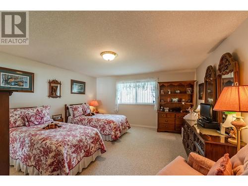 8728 Milne Road, Summerland, BC - Indoor Photo Showing Bedroom