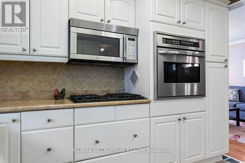 12 Boys Street N, Barrie (Queen'S Park), ON - Indoor Photo Showing Kitchen