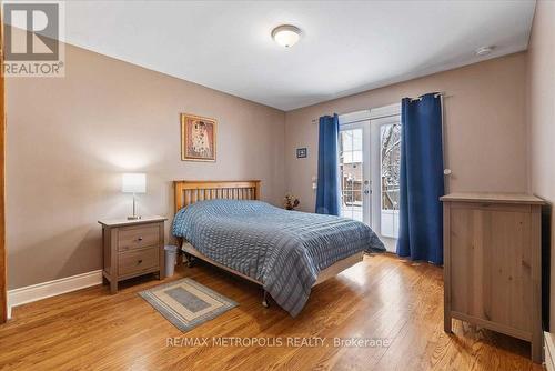 12 Boys Street N, Barrie (Queen'S Park), ON - Indoor Photo Showing Bedroom