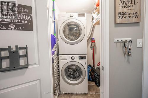 405 - 302 Essa Road, Barrie (Ardagh), ON - Indoor Photo Showing Laundry Room