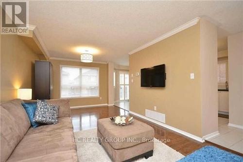 5316 Hollypoint Avenue, Mississauga, ON - Indoor Photo Showing Living Room