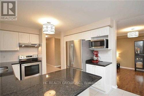 5316 Hollypoint Avenue, Mississauga, ON - Indoor Photo Showing Kitchen