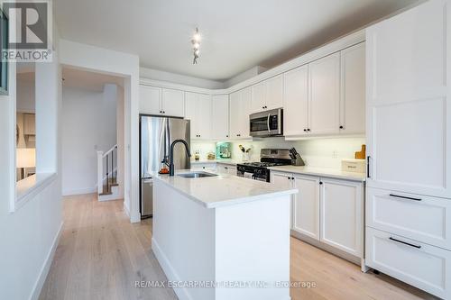 2935 Berwick Drive, Burlington (Rose), ON - Indoor Photo Showing Kitchen With Stainless Steel Kitchen