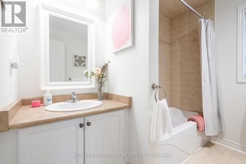 2935 Berwick Drive, Burlington (Rose), ON - Indoor Photo Showing Bathroom