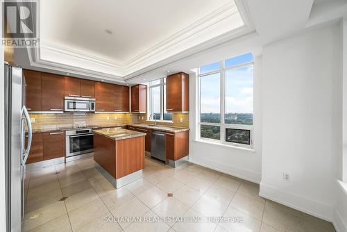 Lph3 - 660 Sheppard Avenue E, Toronto (Bayview Village), ON - Indoor Photo Showing Kitchen