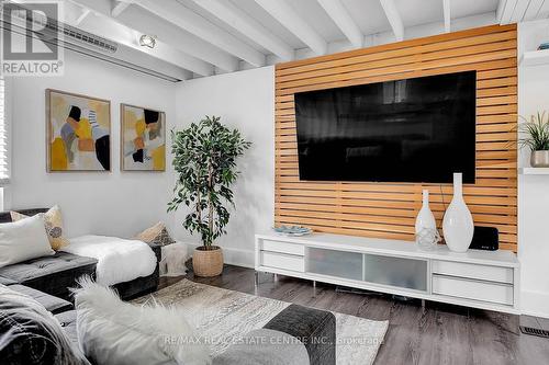 56 Jackman Drive, Brampton (Northgate), ON - Indoor Photo Showing Living Room