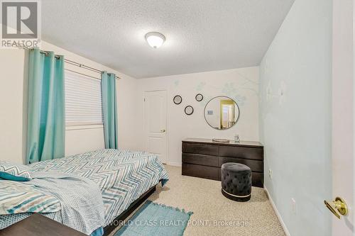 86 Glendarling Crescent, Hamilton, ON - Indoor Photo Showing Bedroom