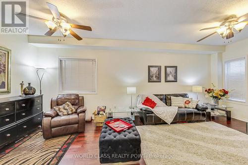 86 Glendarling Crescent, Hamilton (Stoney Creek), ON - Indoor Photo Showing Living Room