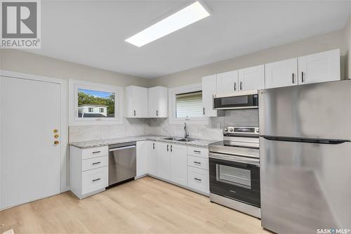 705 Taylor Street E, Saskatoon, SK - Indoor Photo Showing Kitchen With Upgraded Kitchen