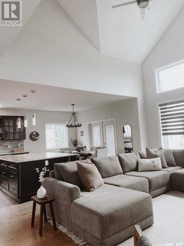 110 Hayward Drive, Carlyle, SK - Indoor Photo Showing Living Room