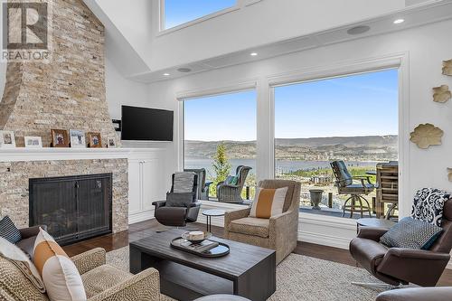 1805 Scott Crescent, West Kelowna, BC - Indoor Photo Showing Living Room With Fireplace