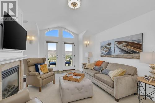 1805 Scott Crescent, West Kelowna, BC - Indoor Photo Showing Living Room With Fireplace