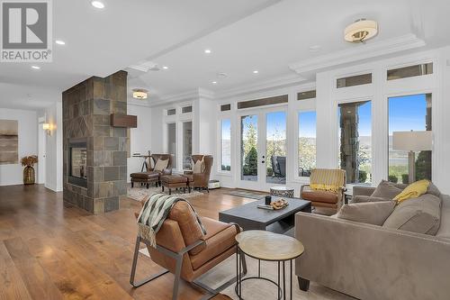 1805 Scott Crescent, West Kelowna, BC - Indoor Photo Showing Living Room With Fireplace