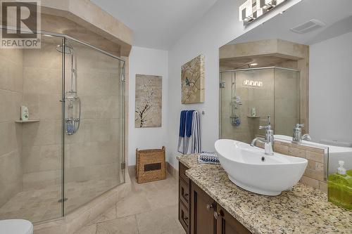 1805 Scott Crescent, West Kelowna, BC - Indoor Photo Showing Bathroom