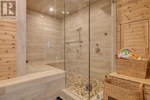 1805 Scott Crescent, West Kelowna, BC - Indoor Photo Showing Bathroom