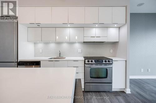 3903 - 110 Charles Street E, Toronto (Church-Yonge Corridor), ON - Indoor Photo Showing Kitchen With Upgraded Kitchen