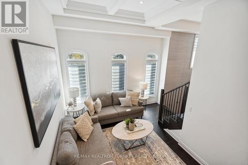 2101 Wilson Street, Innisfil (Alcona), ON - Indoor Photo Showing Living Room