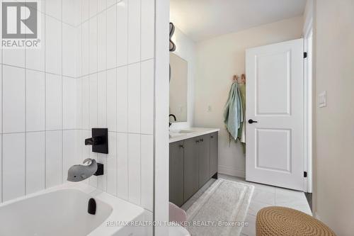 2101 Wilson Street, Innisfil (Alcona), ON - Indoor Photo Showing Bathroom