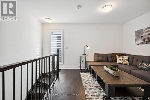 2101 Wilson Street, Innisfil (Alcona), ON - Indoor Photo Showing Living Room