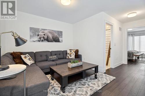 2101 Wilson Street, Innisfil (Alcona), ON - Indoor Photo Showing Living Room