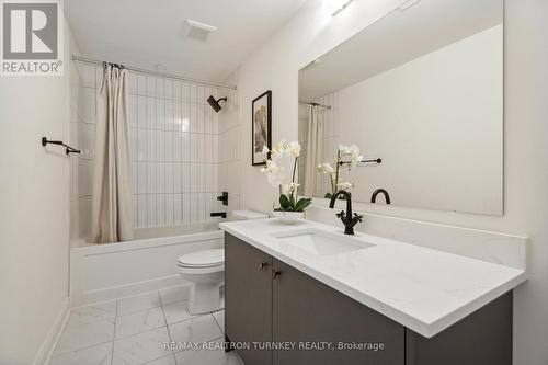 2101 Wilson Street, Innisfil (Alcona), ON - Indoor Photo Showing Bathroom