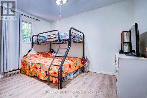 162 Pratt Crescent, Gravenhurst, ON - Indoor Photo Showing Bedroom